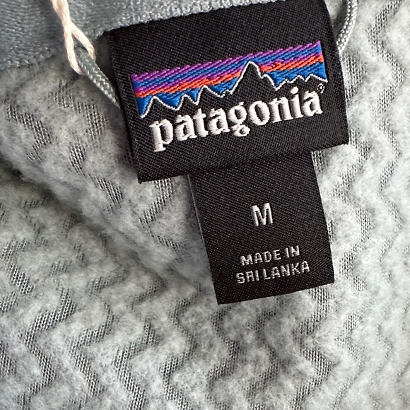Patagonia Light Blue Zigzag Jacket with Beige Pocket - Picture 9 of 11